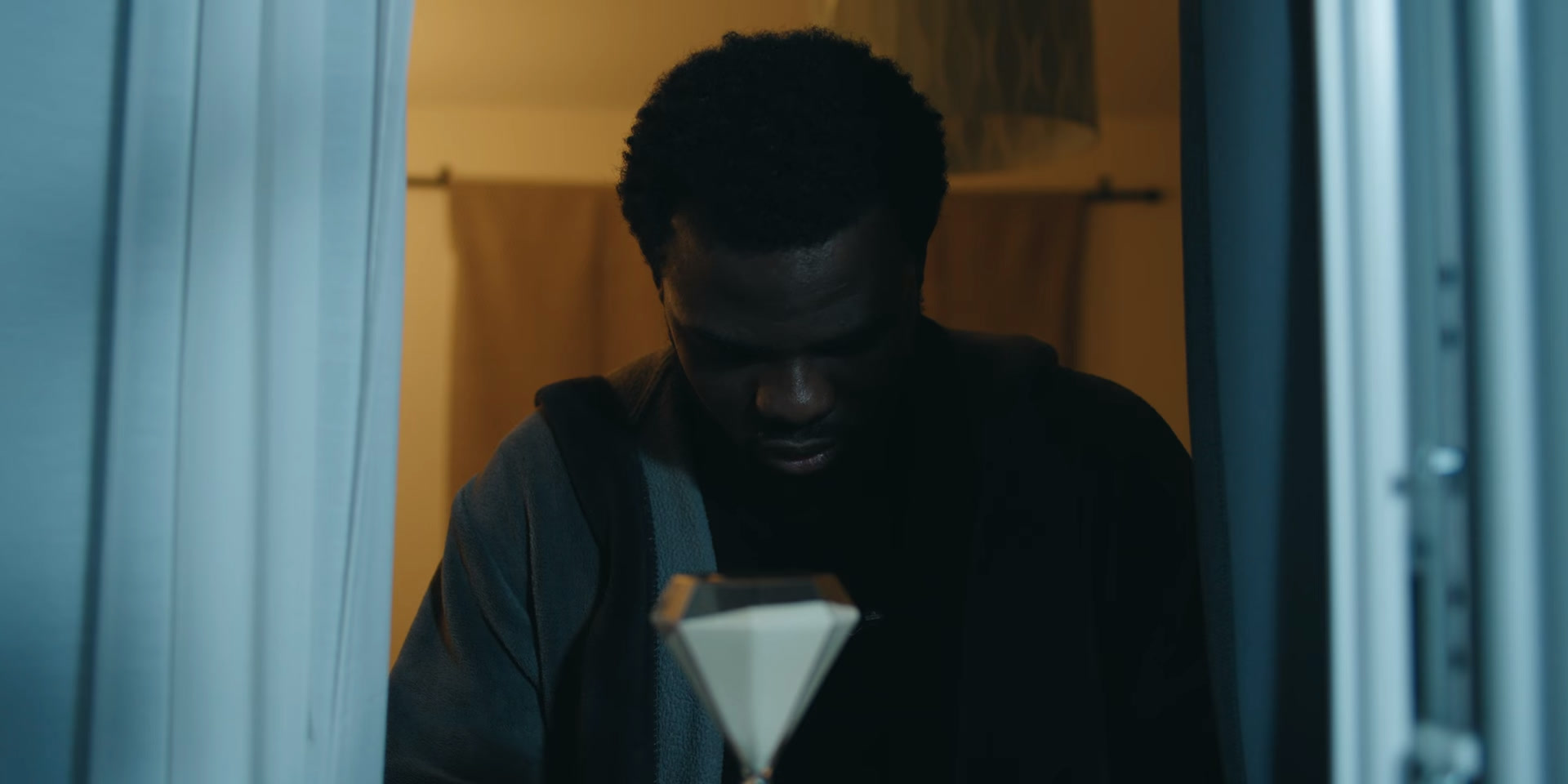 Still from 10 Minutes